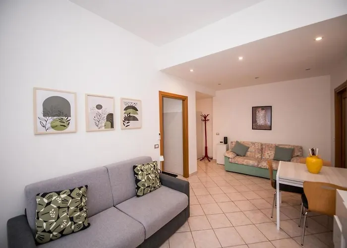 Metro 4 - Grazioso Bilocale Accogliente Apartment
