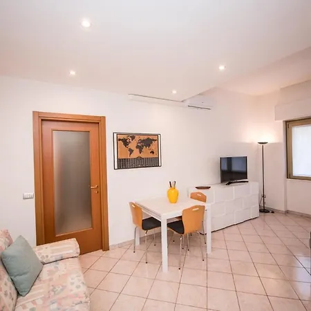 Apartman Metro 4 - Grazioso Bilocale Accogliente