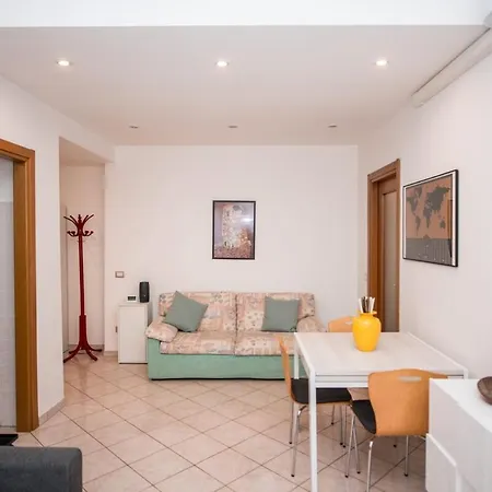 Metro 4 - Grazioso Bilocale Accogliente Apartman Milánó